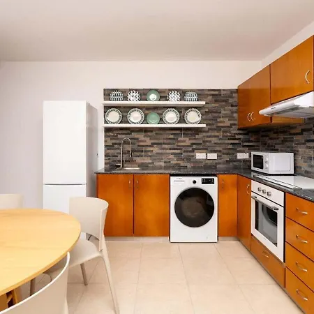 Stella's Little Island Gem Apartment *