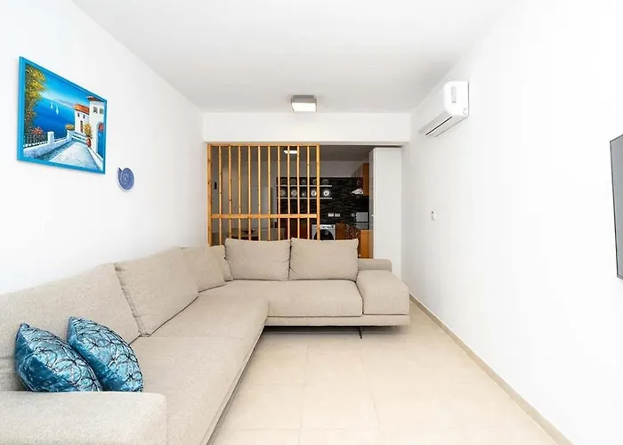 Stella's Little Island Gem